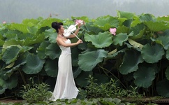 夏季短袖看见女同学乳突照片